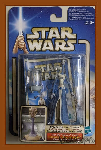 Star Wars AOTC – Taun We (Clonador de Kamino) con Expositor de Cámara Clon (UPC: 076930848227)