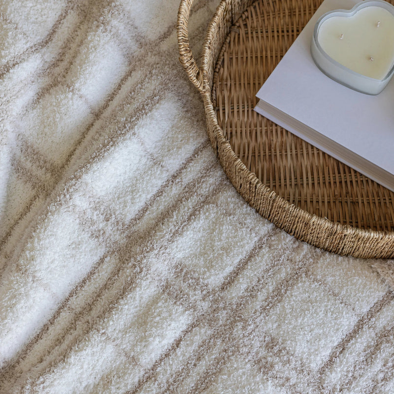 Blushing Beige & White Plaid Print Extended Throw-5