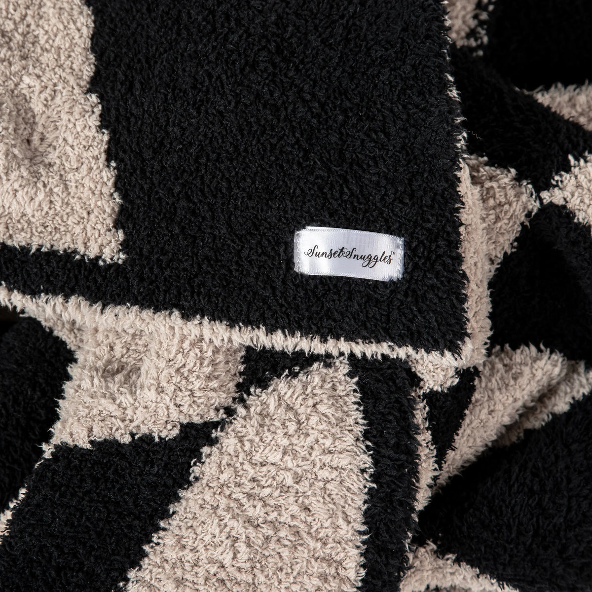 Tap Shoe & Rainy Day Wavy Checker Print Extended Throw-4