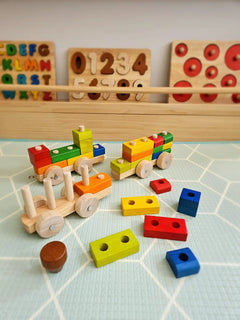 QToysUSA - Stack & Pull Train - Ages 2+-6