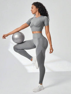 Women’s Training Workout Set – Sports Suit for Fitness, Gym & Activewear-11