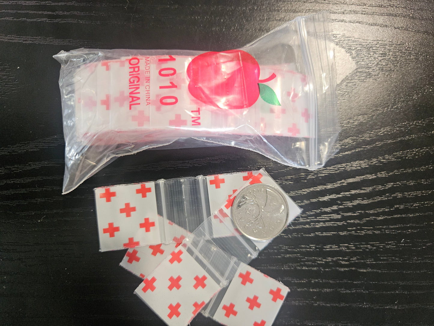 1010 Original Apple Bags: 1" x 1" Red Cross (100 pieces)