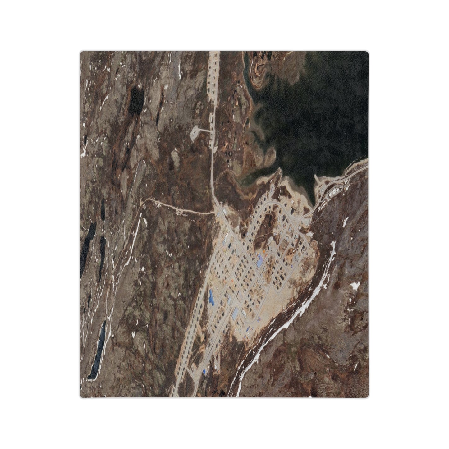 Kangiqsualujjuaq Nunavik Velveteen Throw Blanket