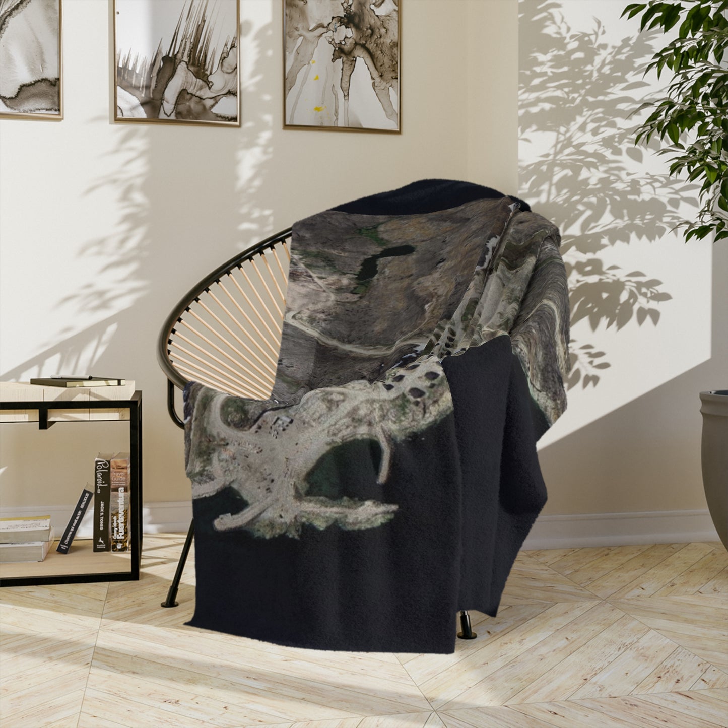 Ivujivik Nunavik Velveteen Throw Blanket