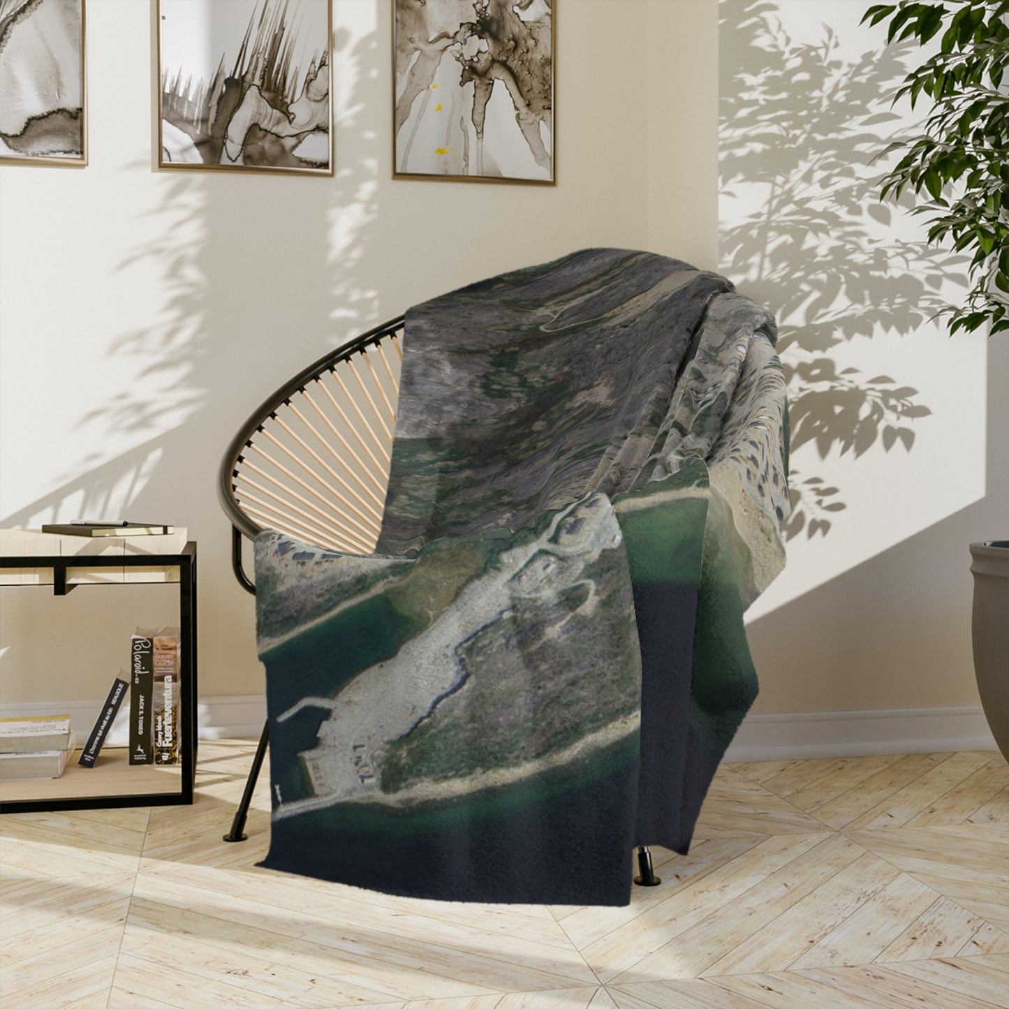 Inukjuak Nunavik Velveteen Throw Blanket