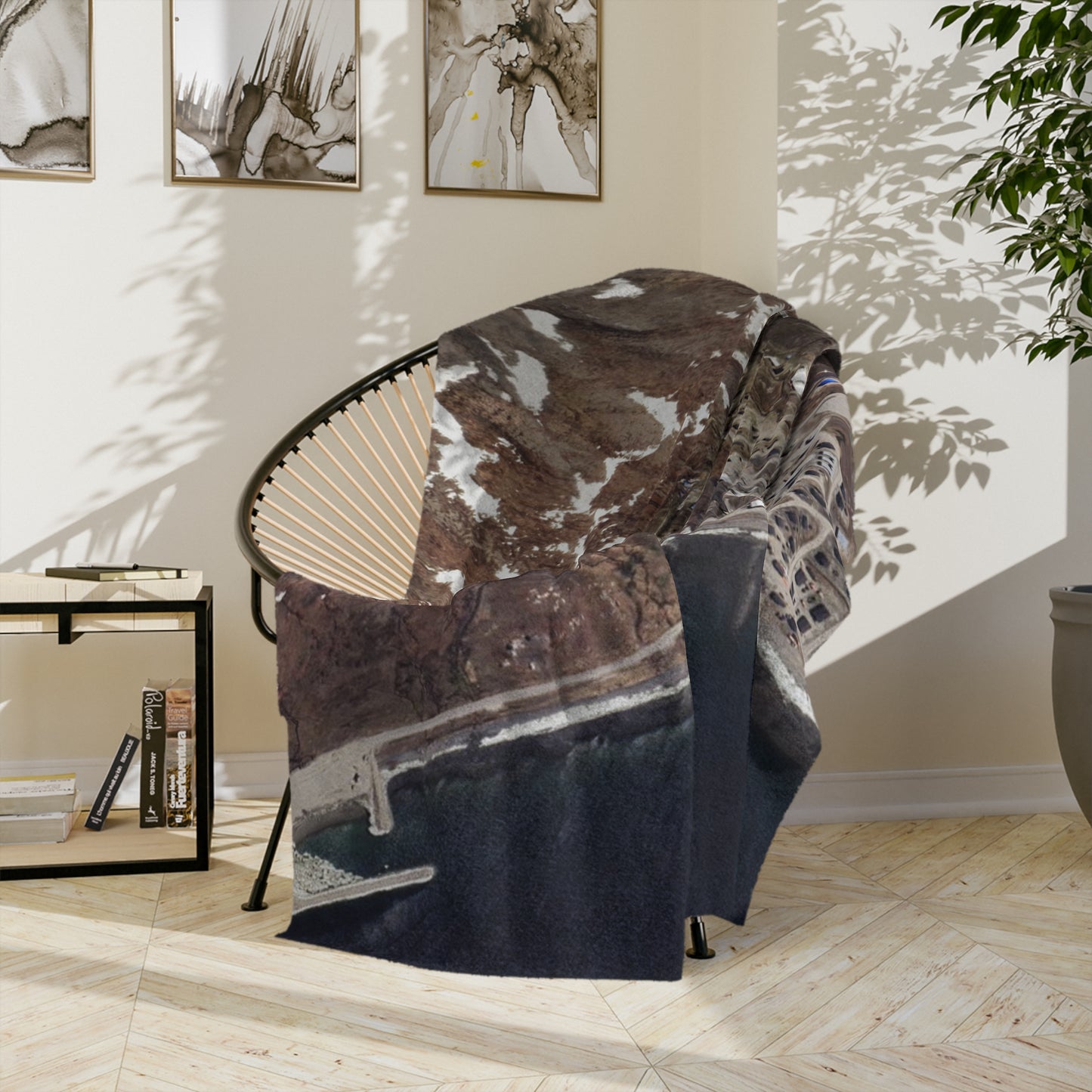 Kangiqsujuaq Nunavik Velveteen Throw Blanket