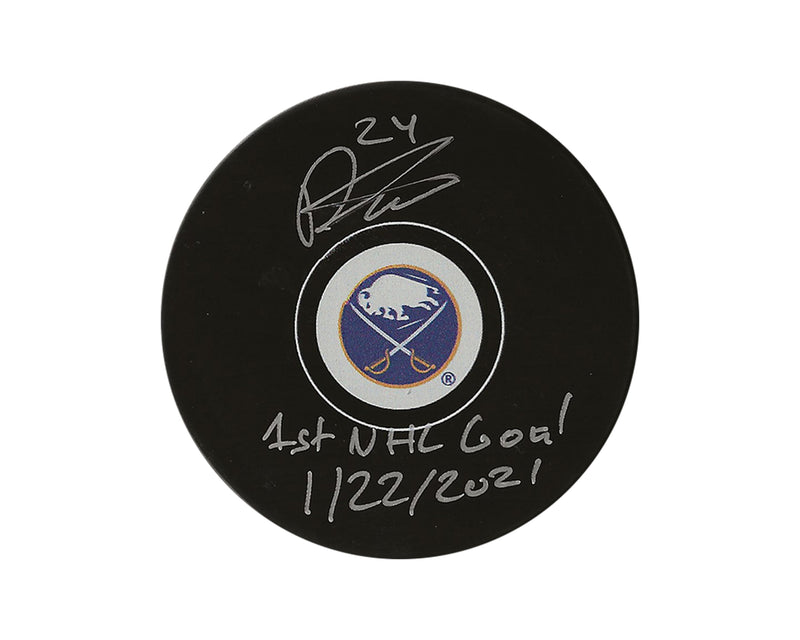Puck de modelo autografiado de los Buffalo Sabres firmado por Dylan Cozens con la inscripción "1st NHL Goal 1/22/2021"-1