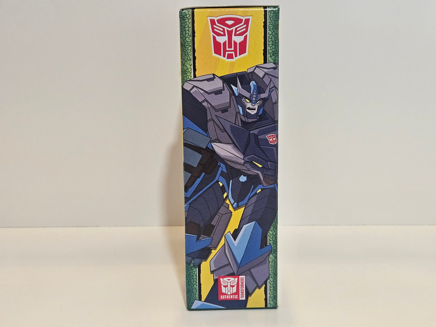 Transformers: Cyberverse Adventures – Thunderhowl Deluxe Class Figure