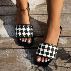 Casual Chessboard Plaid Beach Sandals-6