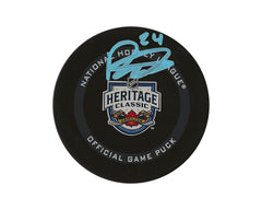 Palet de match officiel Heritage Classic 2022 autographié par Dylan Cozens-1