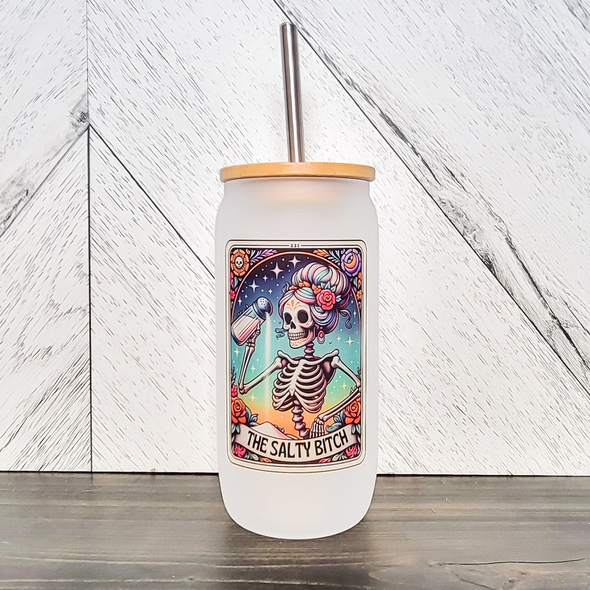 La Canette Givrée "The Salty Bitch" avec Couvercle en Bambou | Canette en Verre Carte de Tarot