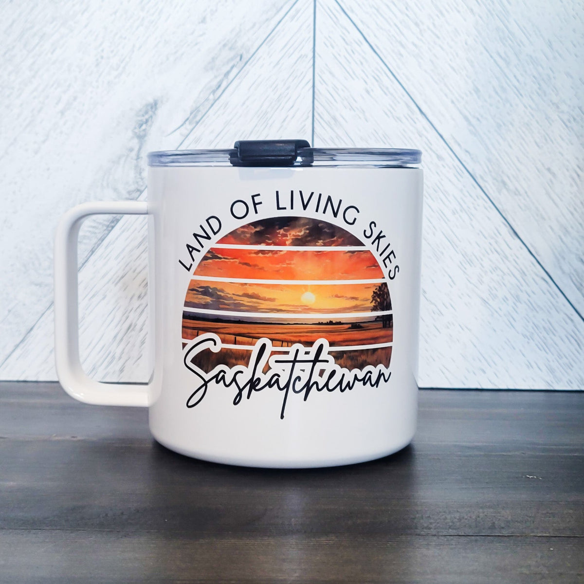 Taza de café de acero inoxidable de 17 oz con diseño de atardecer «Land Of Living Skies»