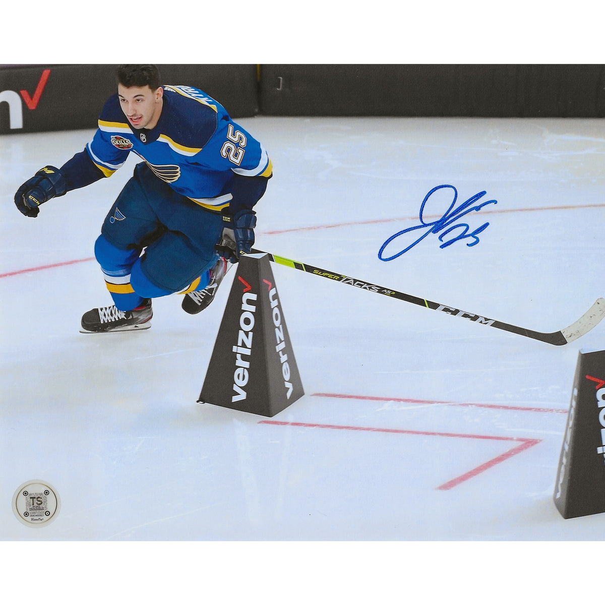 Fotografía de 8x10 autografiada por Jordan Kyrou del concurso de patinador más rápido del All-Star Skills Competition 2022-1