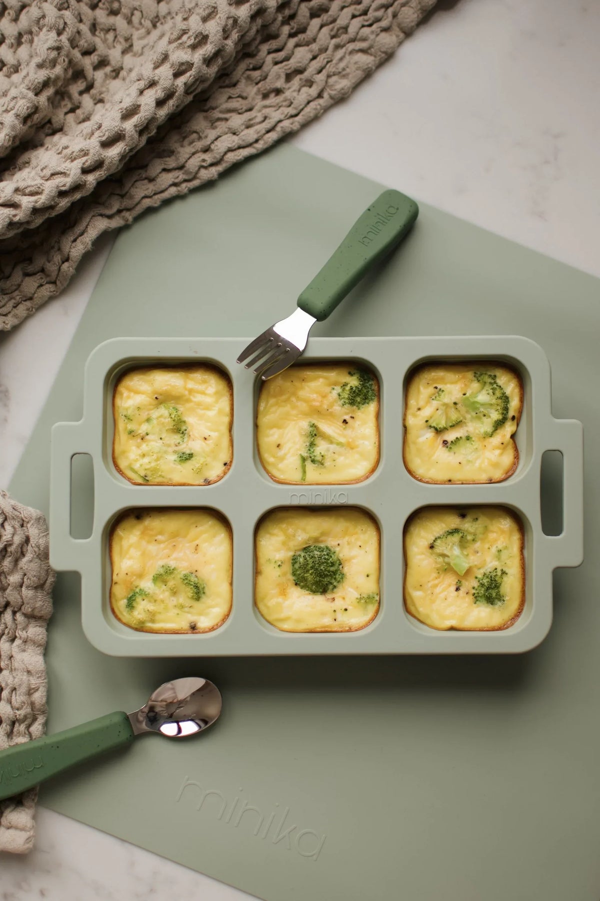 Minika Foldable cupcake mould-1