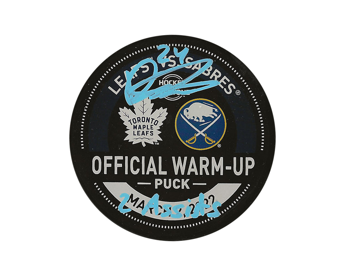 Palet utilisé lors de l'échauffement des Maple Leafs de Toronto, autographié par Dylan Cozens et dédicacé "2 Assists"-1