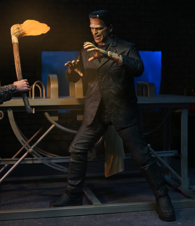 Universal Monsters Frankenstein Accessory Set-16