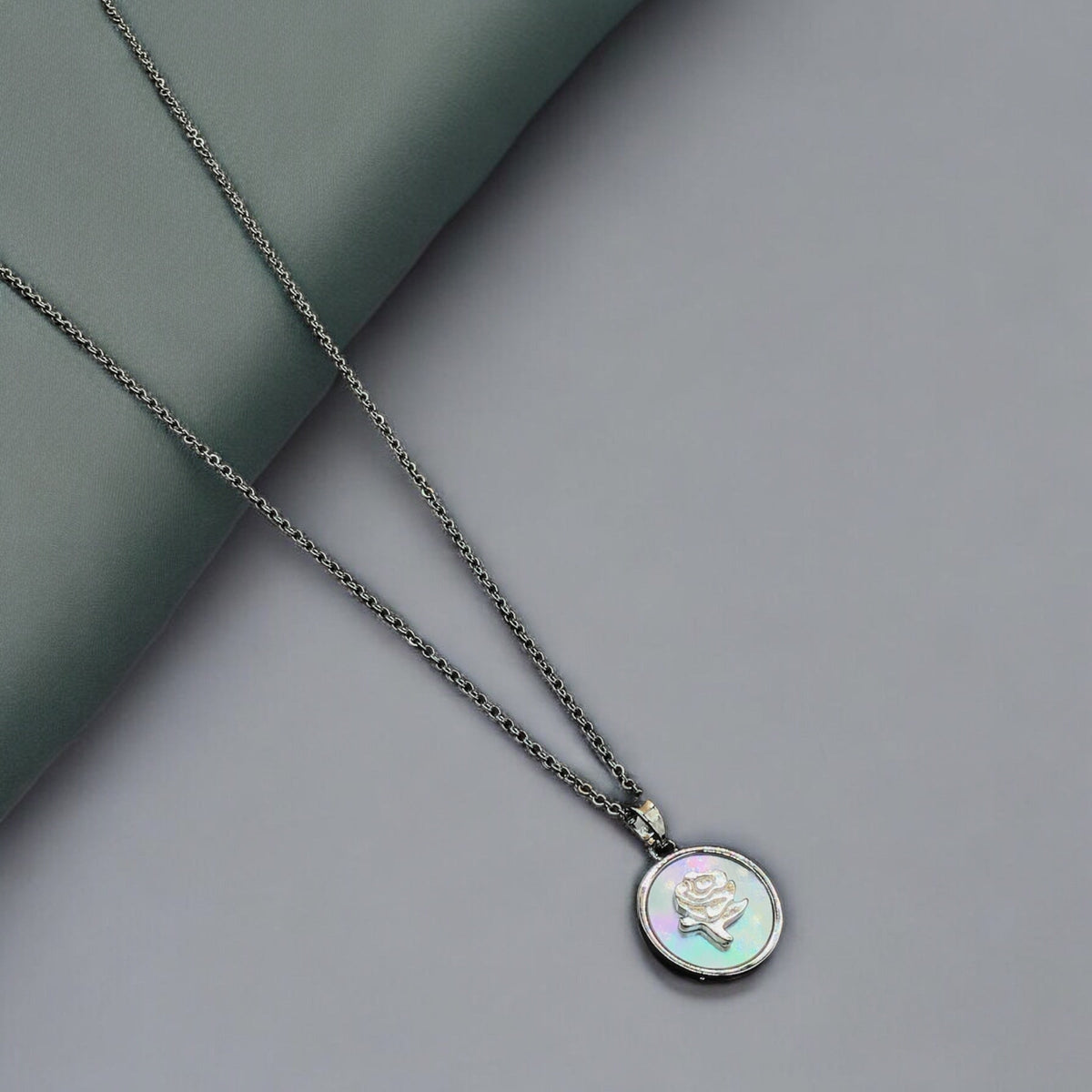 Flower Stainless Steel Necklace Pendants With Long Chain-3