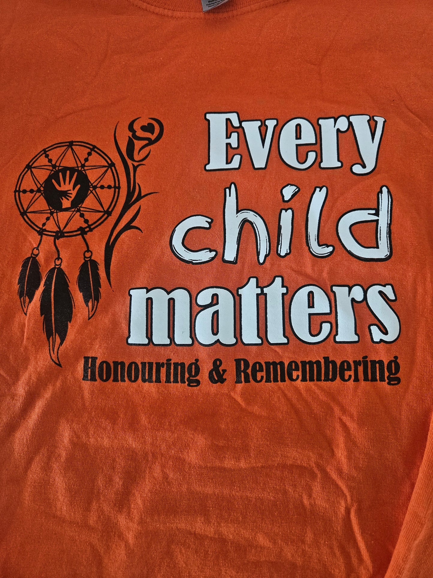 Camiseta Naranja de Manga Larga "Every Child Matters"