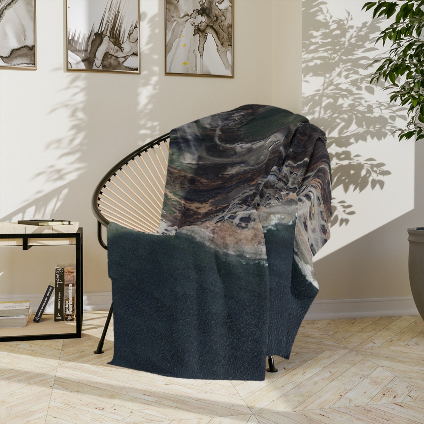 Puvirnituq Nunavik Velveteen Throw Blanket