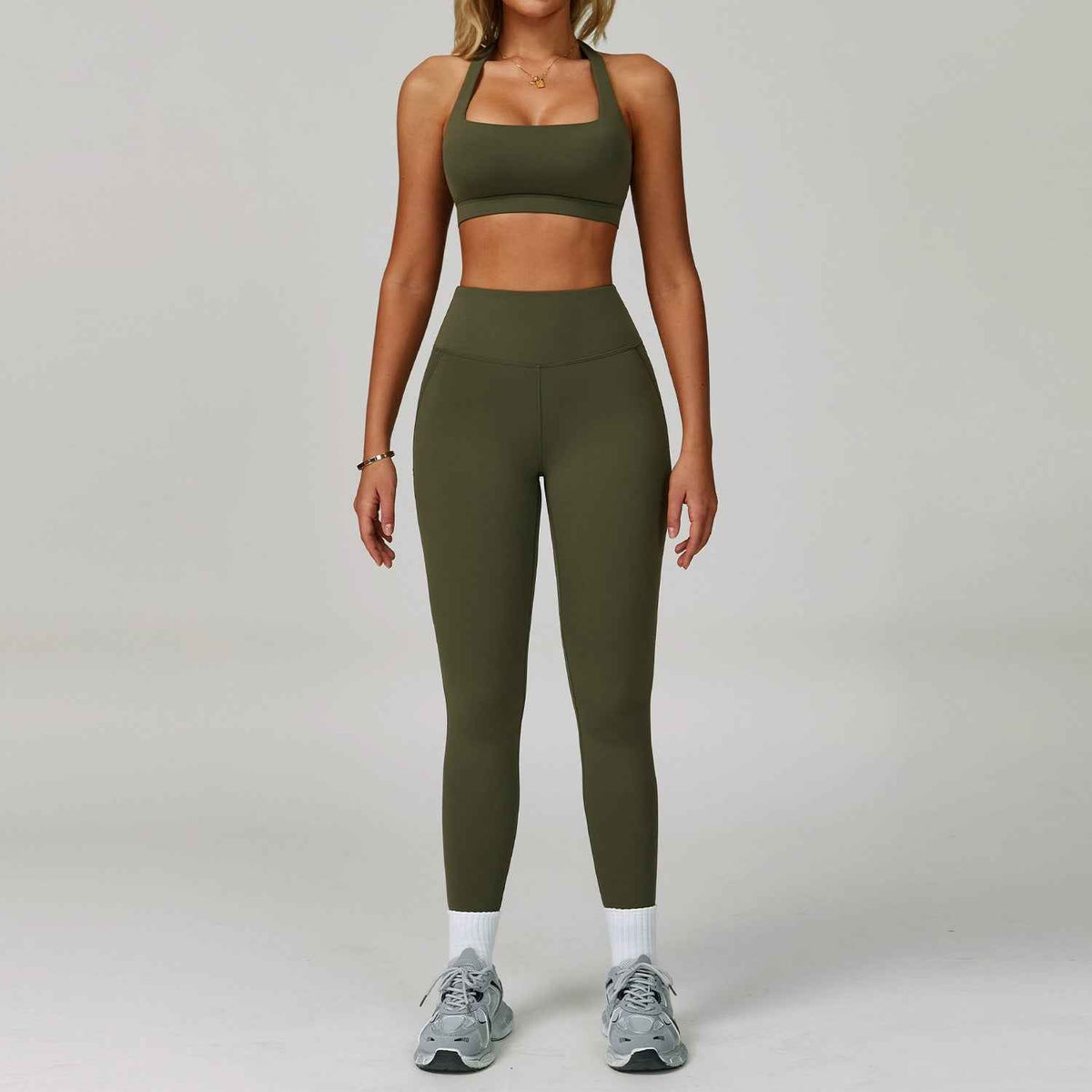 Women’s Backless Halter Yoga Workout Set – Tight-Fit Quick-Dry Activewear-3