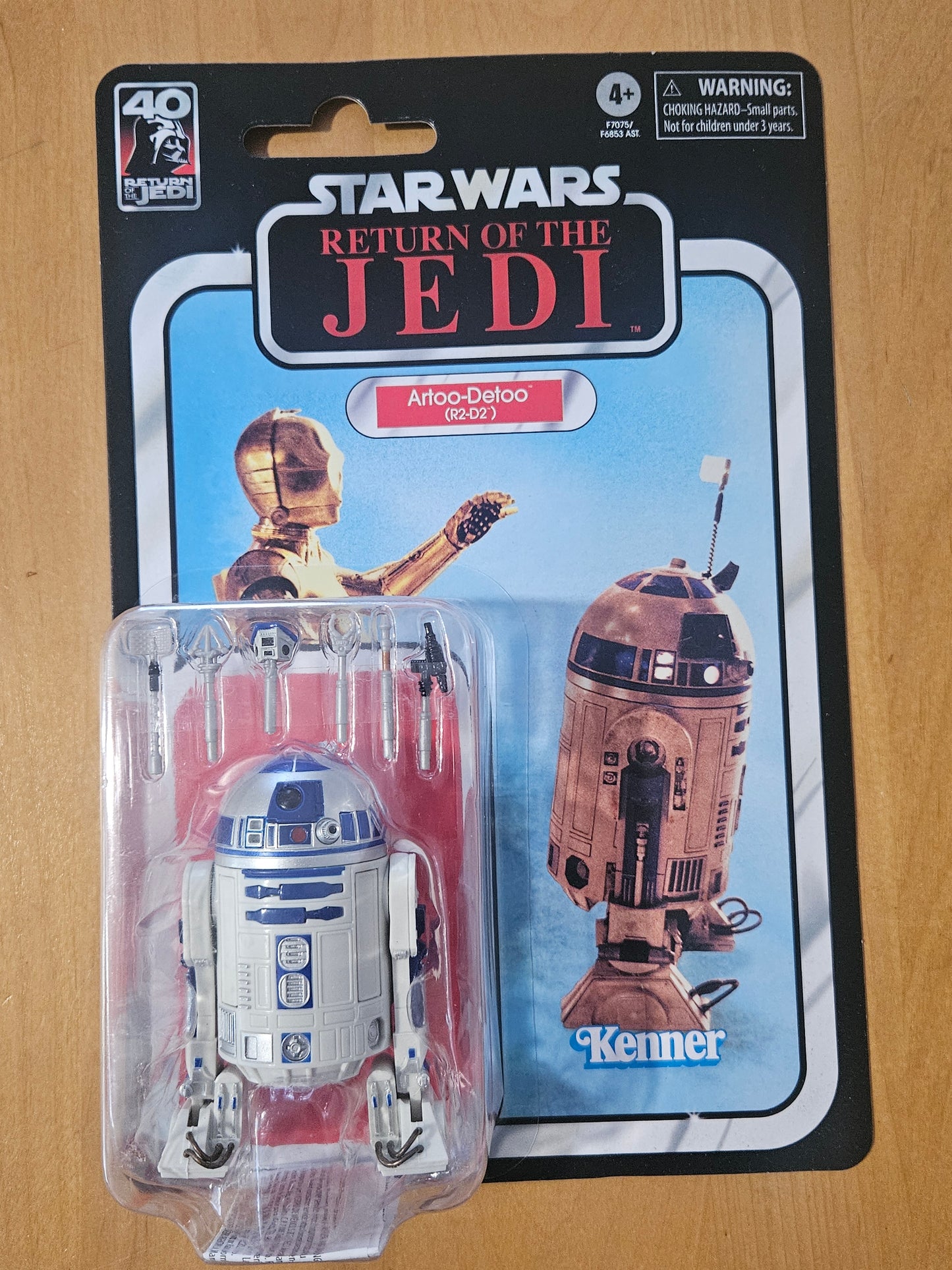 Hasbro - Star Wars: ROTJ - R2-D2 6" Action Figure