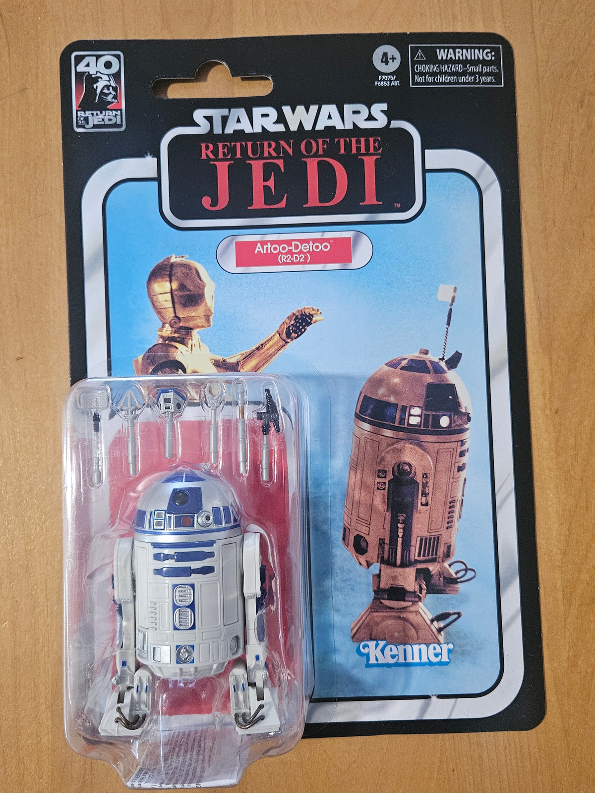 Hasbro - Star Wars: ROTJ - R2-D2 6" Action Figure
