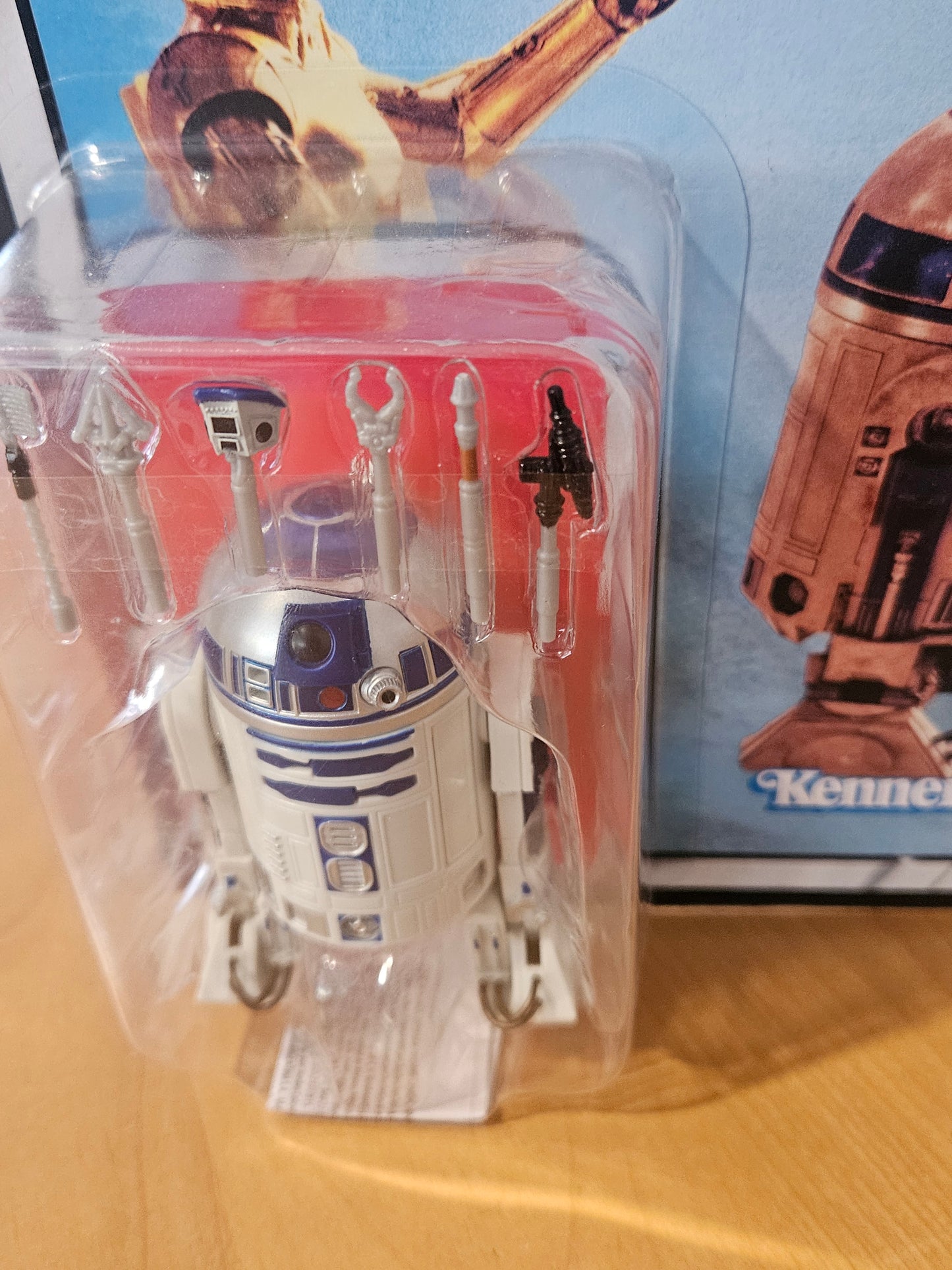 Hasbro - Star Wars: ROTJ - R2-D2 6" Action Figure