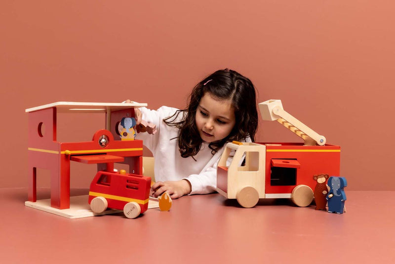 Small Wooden Firetruck | play&go-3