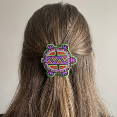 Beaded turtle Barrette Green accent-2