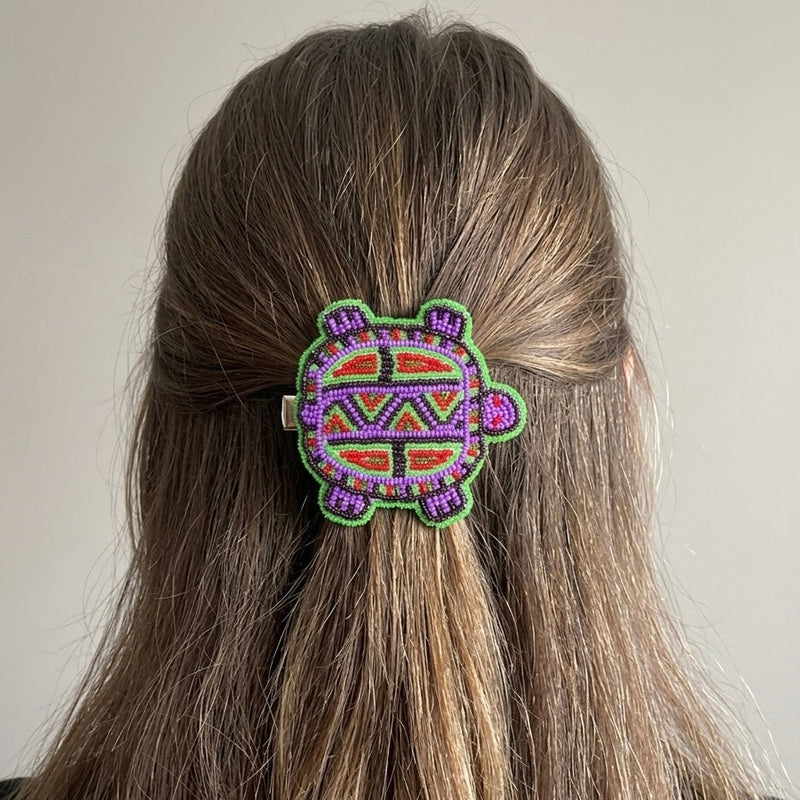 Beaded turtle Barrette Green accent-2
