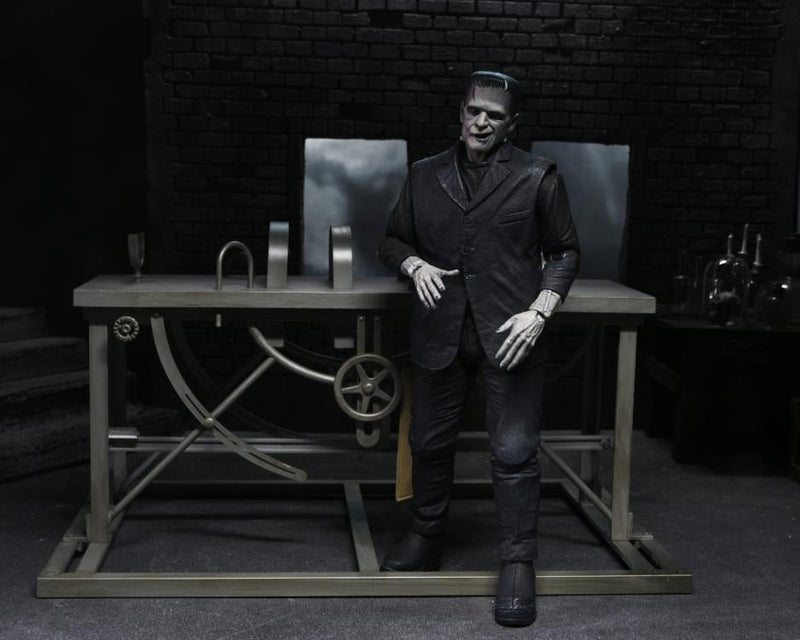 Universal Monsters Frankenstein Accessory Set-5