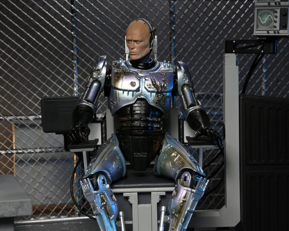 NECA - Ultimate Battle Damaged RoboCop with Chair-4