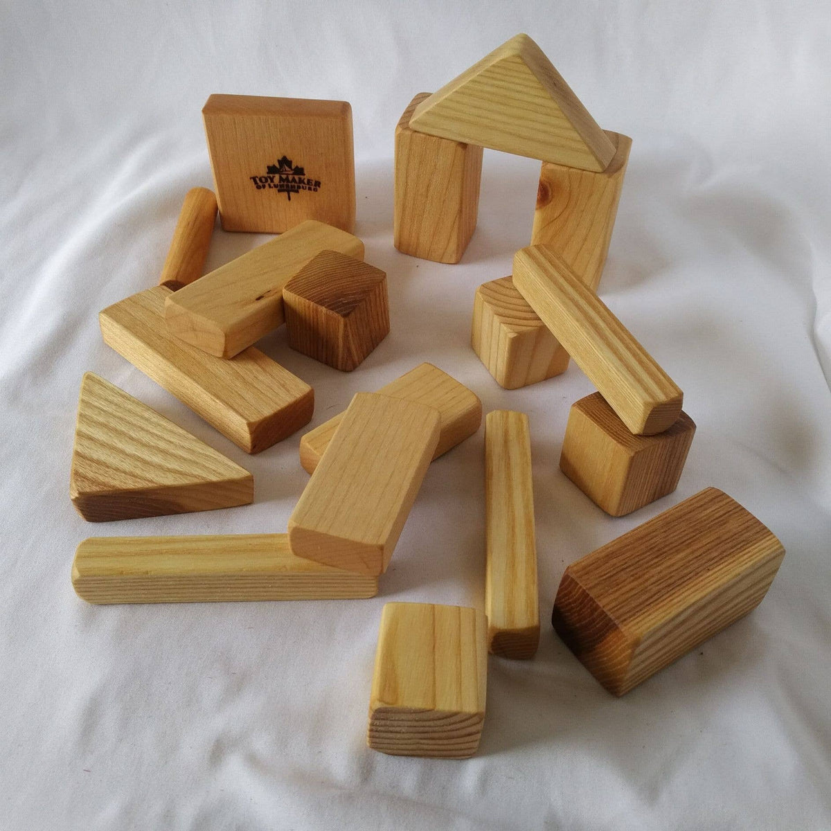 Toy Maker of Lunenburg - Wood Building Blocks Set – 40 Pieces - Made In Canada - High Quality - Ages 2+-4