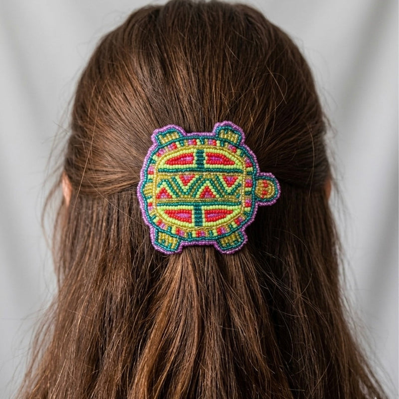 Beaded turtle Barrette Green accent-1