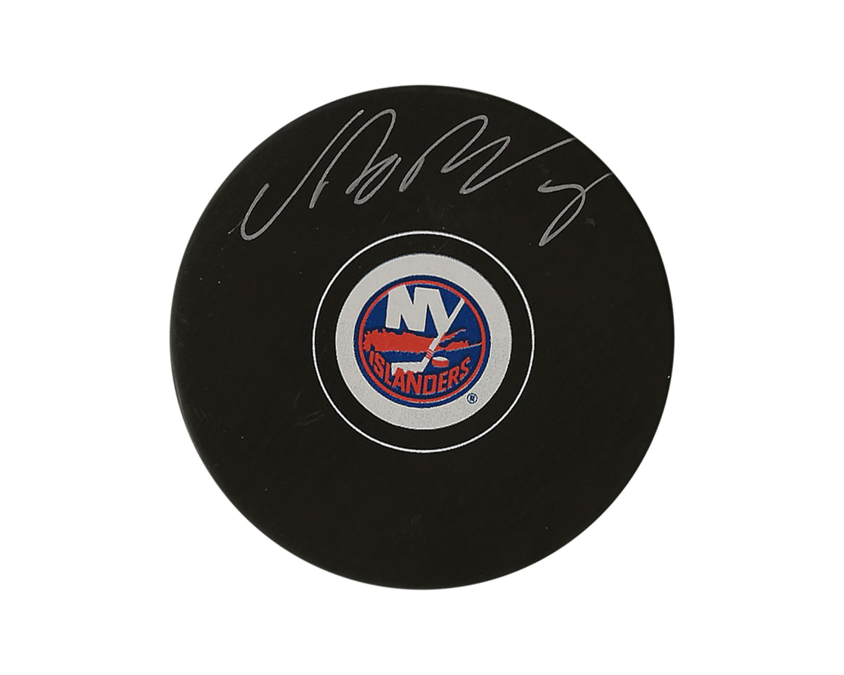 Palet de hockey autographié de Noah Dobson des Islanders de New York