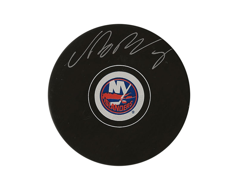 Palet de hockey autographié de Noah Dobson des Islanders de New York-1