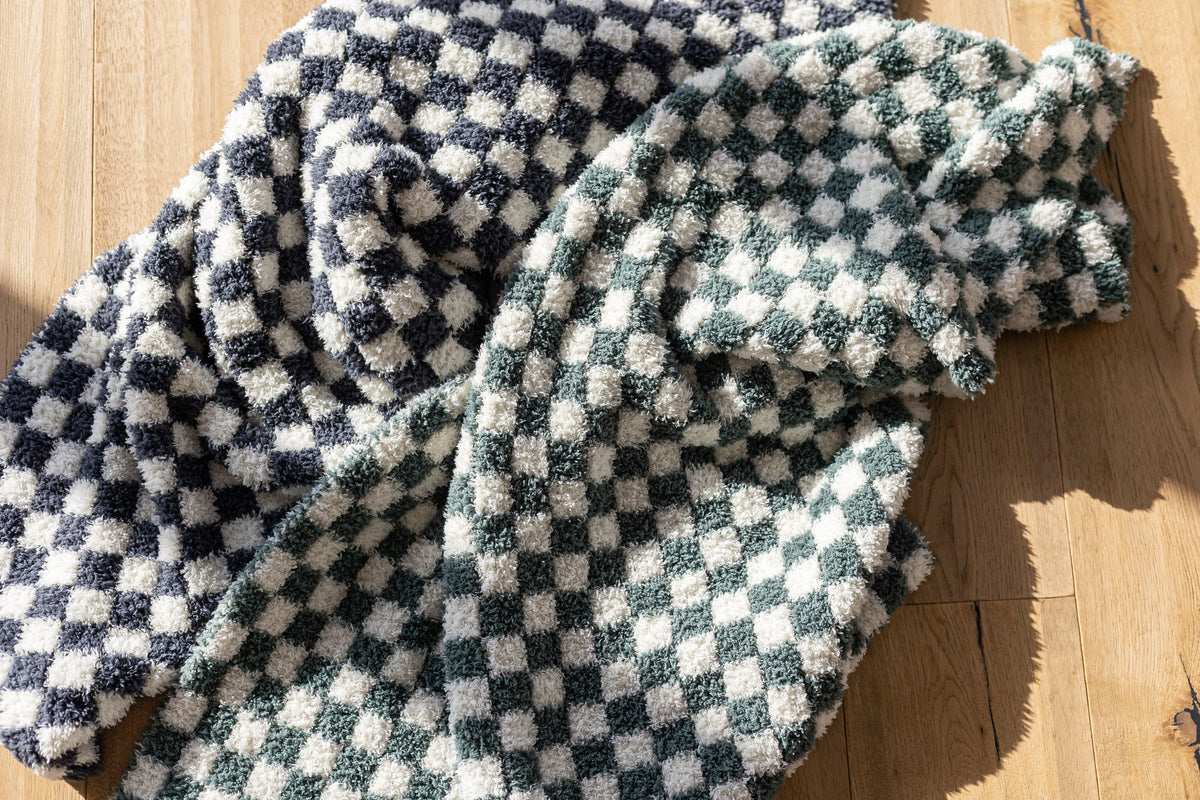 Baby's Breath & Forest Green Check Print Extended Throw-4