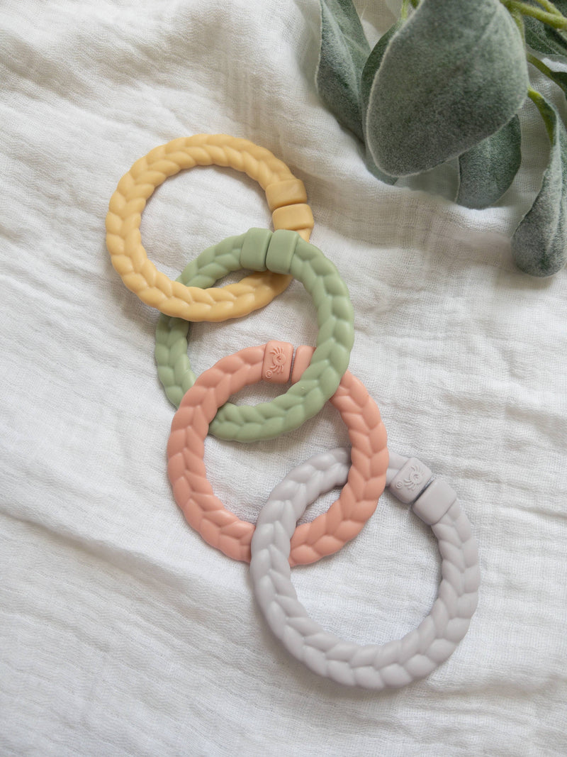 Itzy Ritzy Canada - Bitzy Bespoke Itzy Rings™ Linking Ring Set: Rainbow - Ages 0+-10