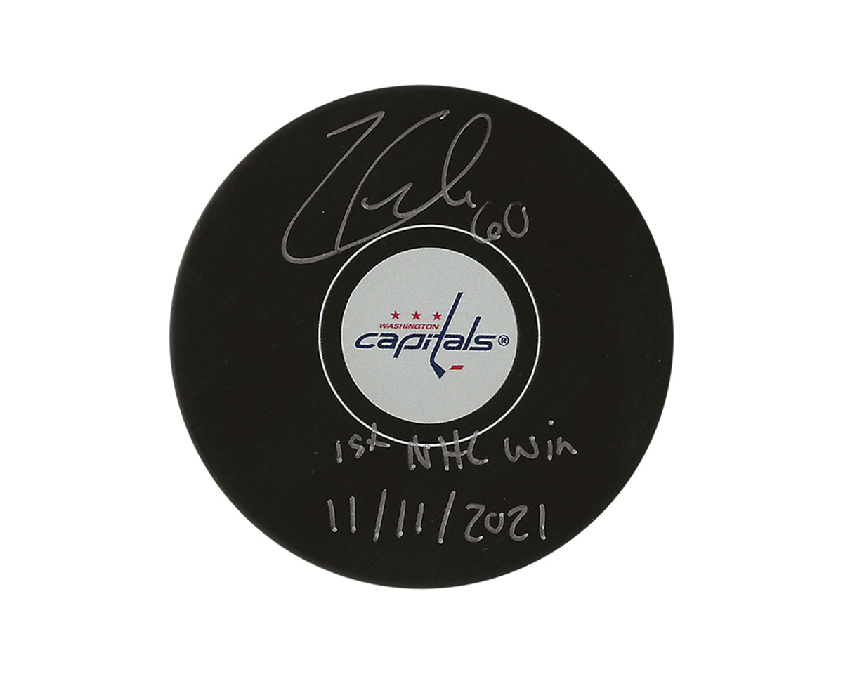Rondelle modèle autographe des Capitals de Washington, autographiée par Zach Fucale, avec l'inscription "1st NHL Win 11/11/2021".-1
