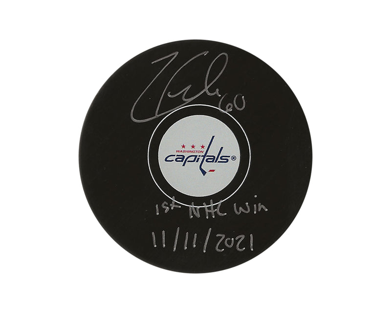 Rondelle modèle autographe des Capitals de Washington, autographiée par Zach Fucale, avec l'inscription "1st NHL Win 11/11/2021".-1