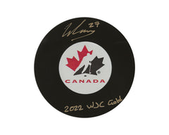 Palet de hockey autographié de l'équipe canadienne par Will Cuylle, avec l'inscription « 2022 WJC Gold »-1