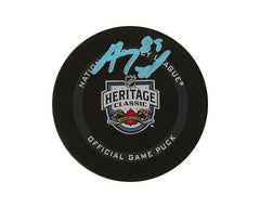 Palet officiel du match Heritage Classic 2022 autographié par Alex Tuch-1