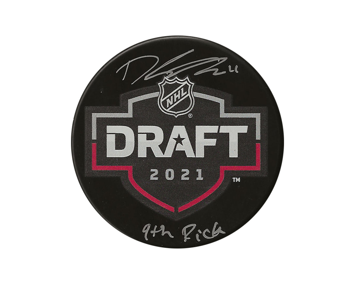 Palet de hockey 2021 autographié par Dylan Guenther avec la mention "9th Pick"-1
