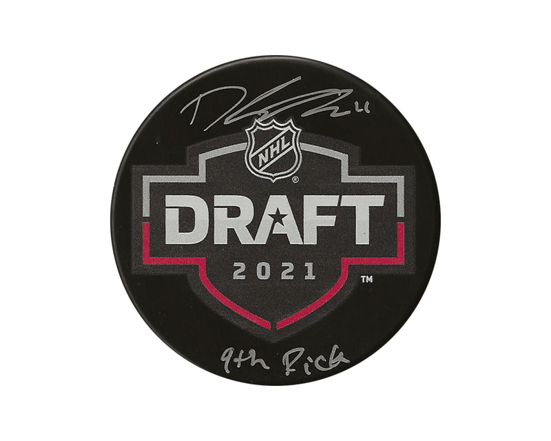 Palet de hockey 2021 autographié par Dylan Guenther avec la mention "9th Pick"-1