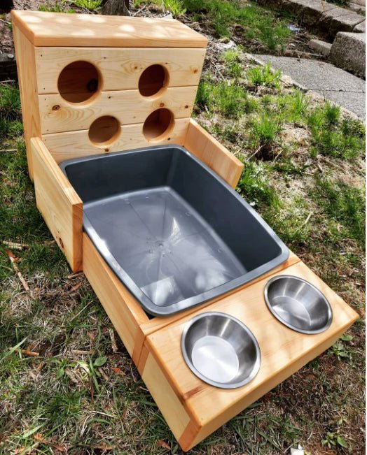 Four Hole Hay Feeder and Litter Box-6