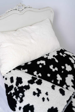 Black & White Cow Print Twin Bed Throw Blanket-1