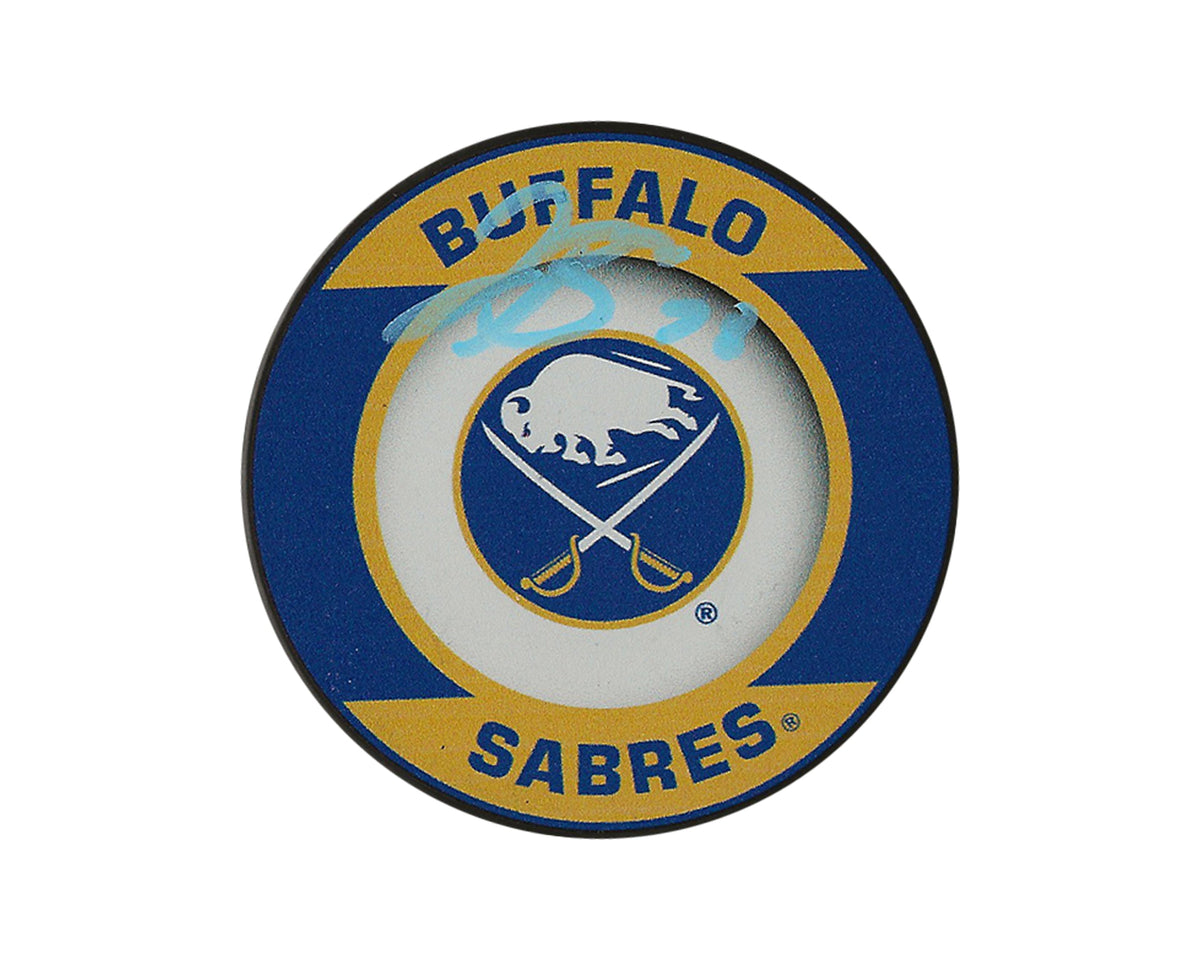 Palet souvenir rétro des Sabres de Buffalo, autographié par Jacob Bryson
