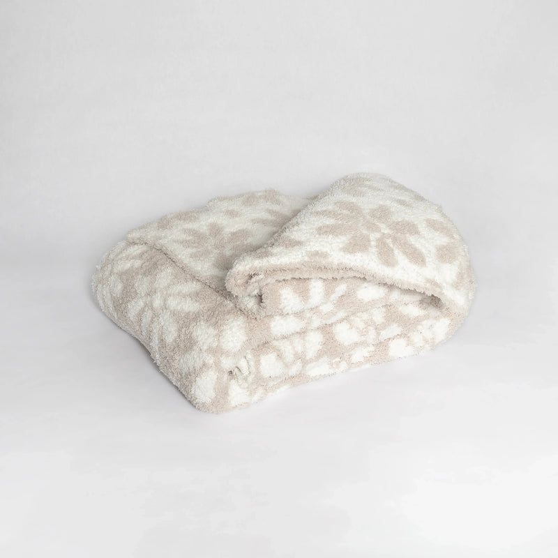 Daisy Print Blushing Beige and White Extended Throw-9