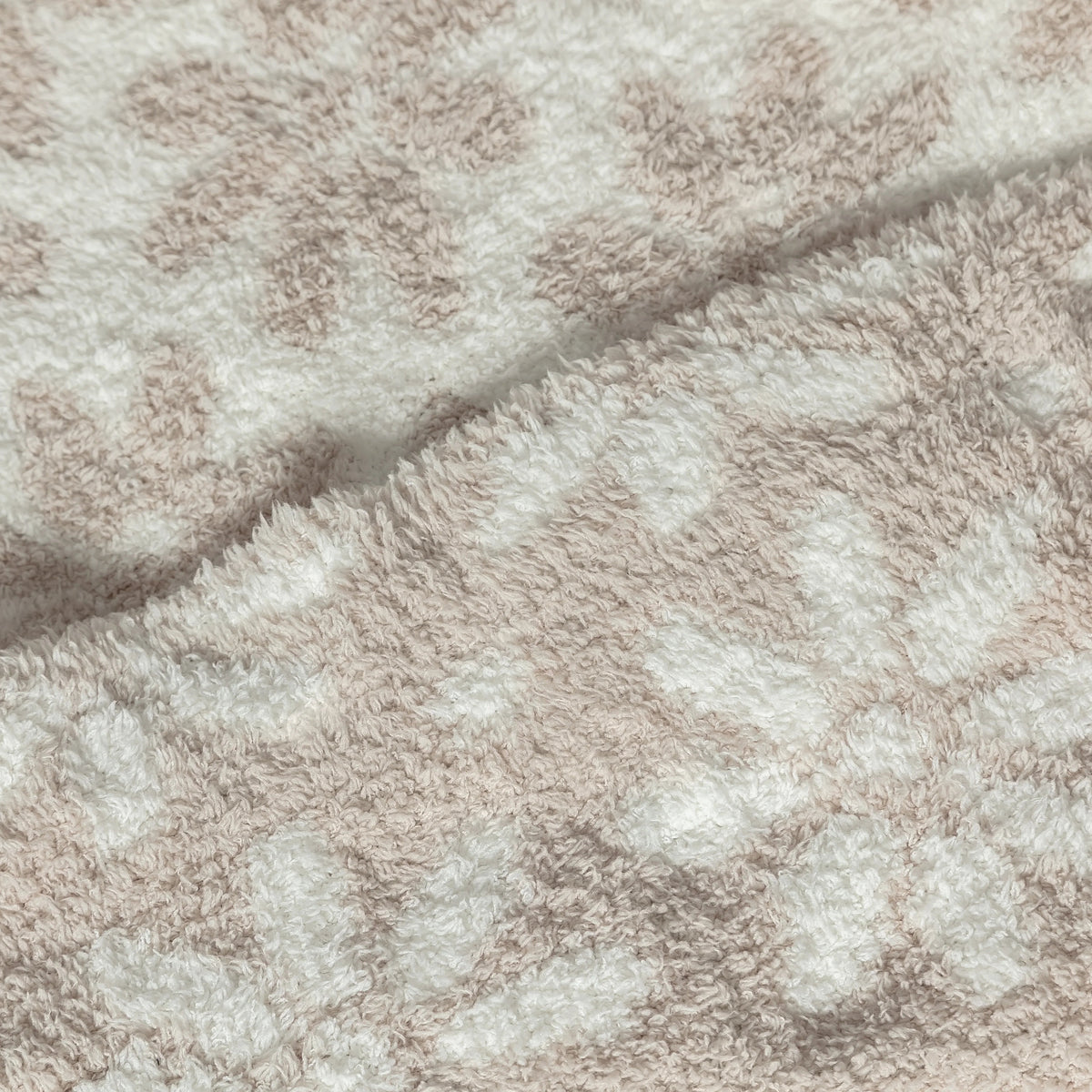 Daisy Print Blushing Beige and White Extended Throw-6