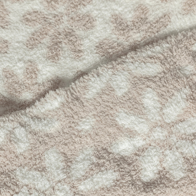 Daisy Print Blushing Beige and White Extended Throw-6